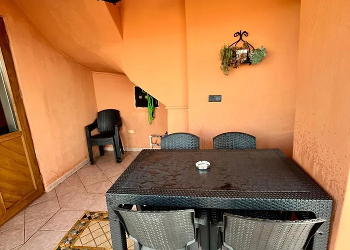 Mek Homes Historical Greek House And Sea View *