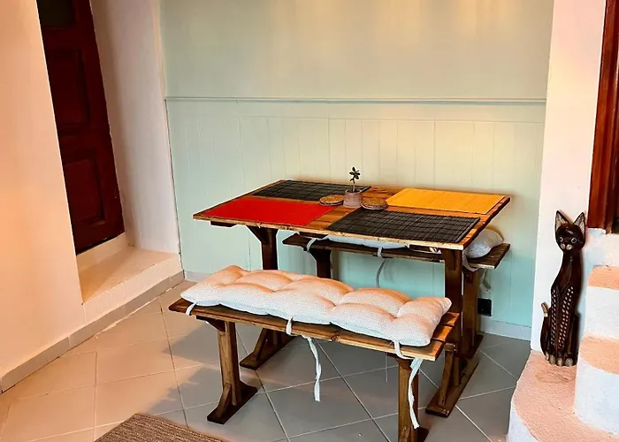 Mek Homes Historical Greek House And Sea View Apartmán *