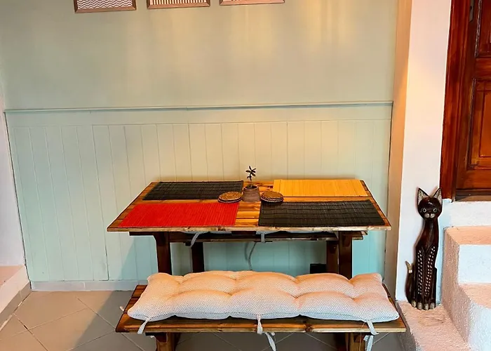 Mek Homes Historical Greek House And Sea View *